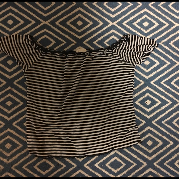 Off the shoulder striped tee - Picture 1 of 3